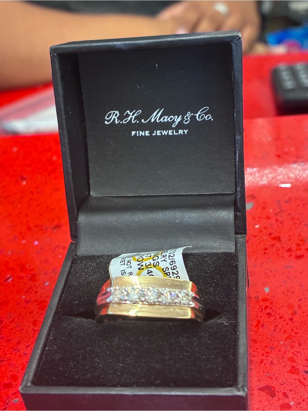 Men's 10K Solid Gold Ring  Diamond-Accent with 5 Solitary Stud Diamonds